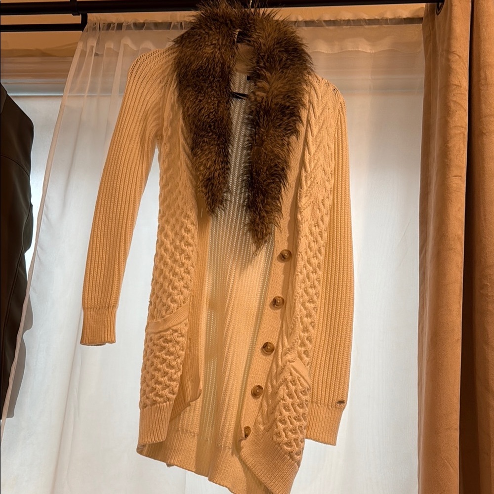 Women's Cream Sweater with Faux Fur Collar
